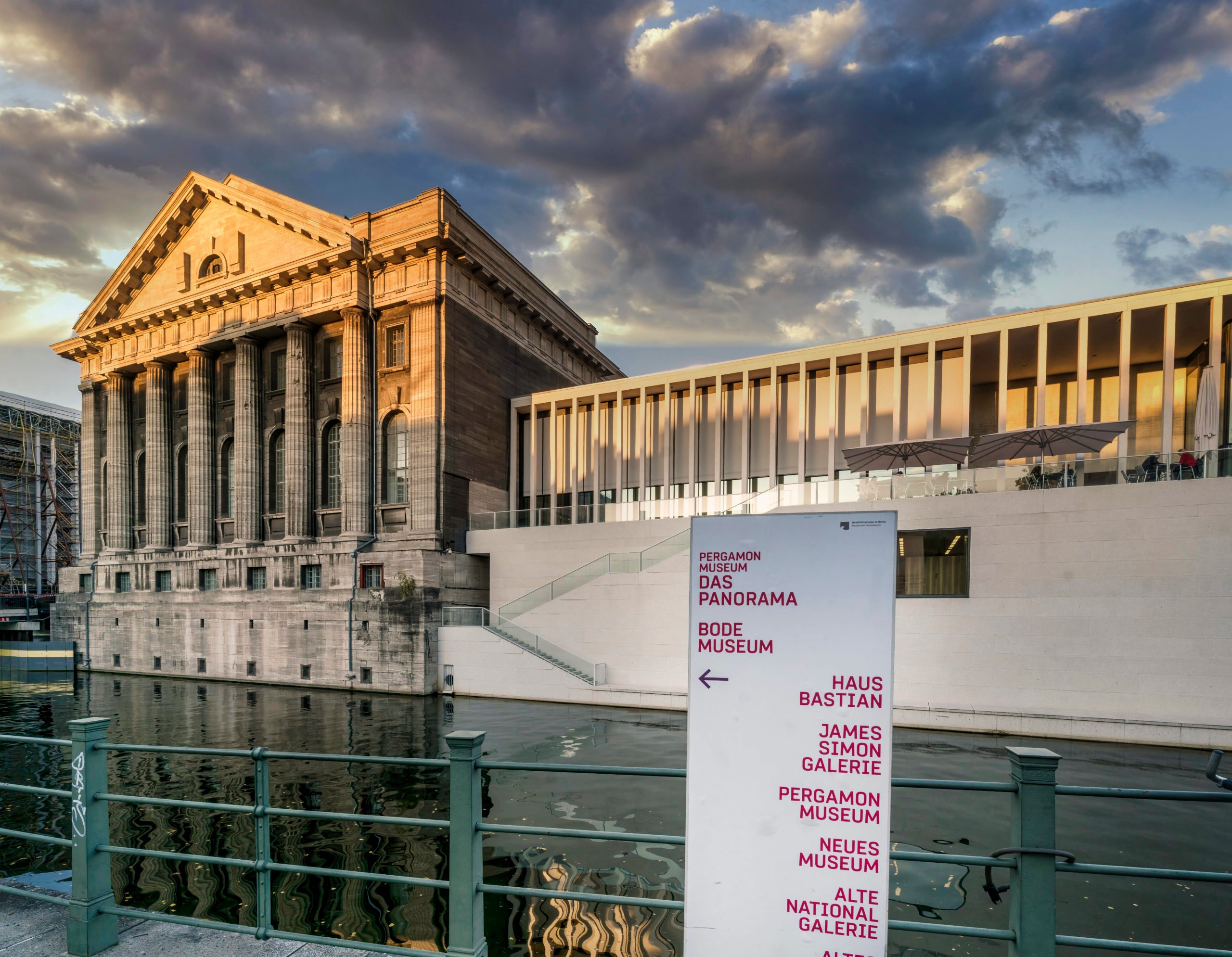 Das Pergamonmuseum mit der 2018 eröffneten James Simon Galerie von Architekt David Chipperfield. Foto: ImagoJürgen Held
