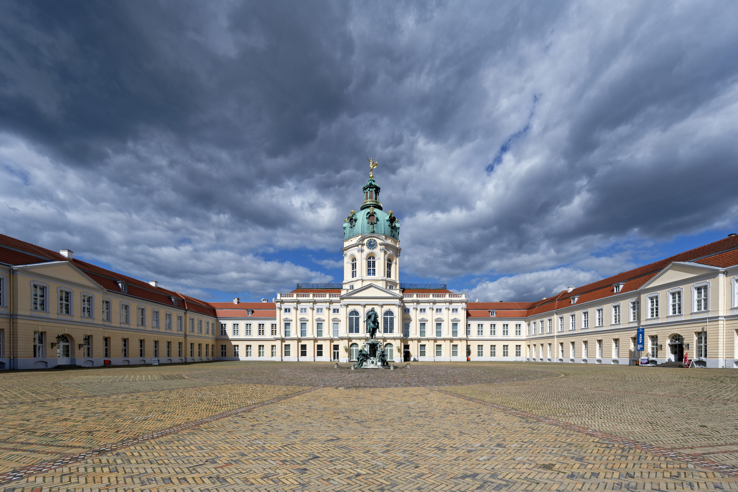 Dieser schöne Spaziergang durch Berlin führt zum Schloss Charlottenburg, aber auch zu weniger berühmten Zielen. Foto: Imago/Shotshop