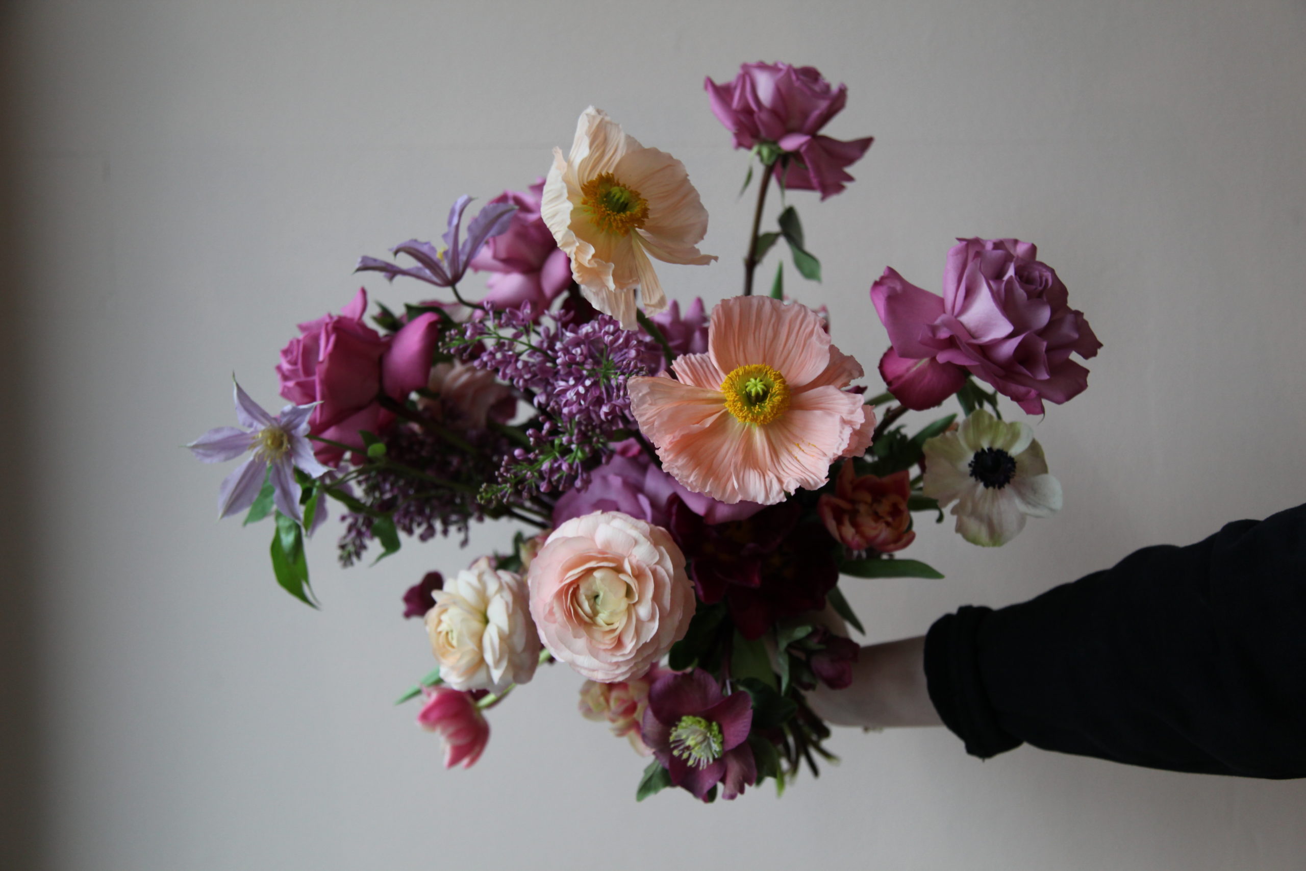 Blumen kaufen Berlin Hinter Marsano stehen Design-Liebhaber:innen: Jeder Strauß ist ein Kunstwerk für sich. 