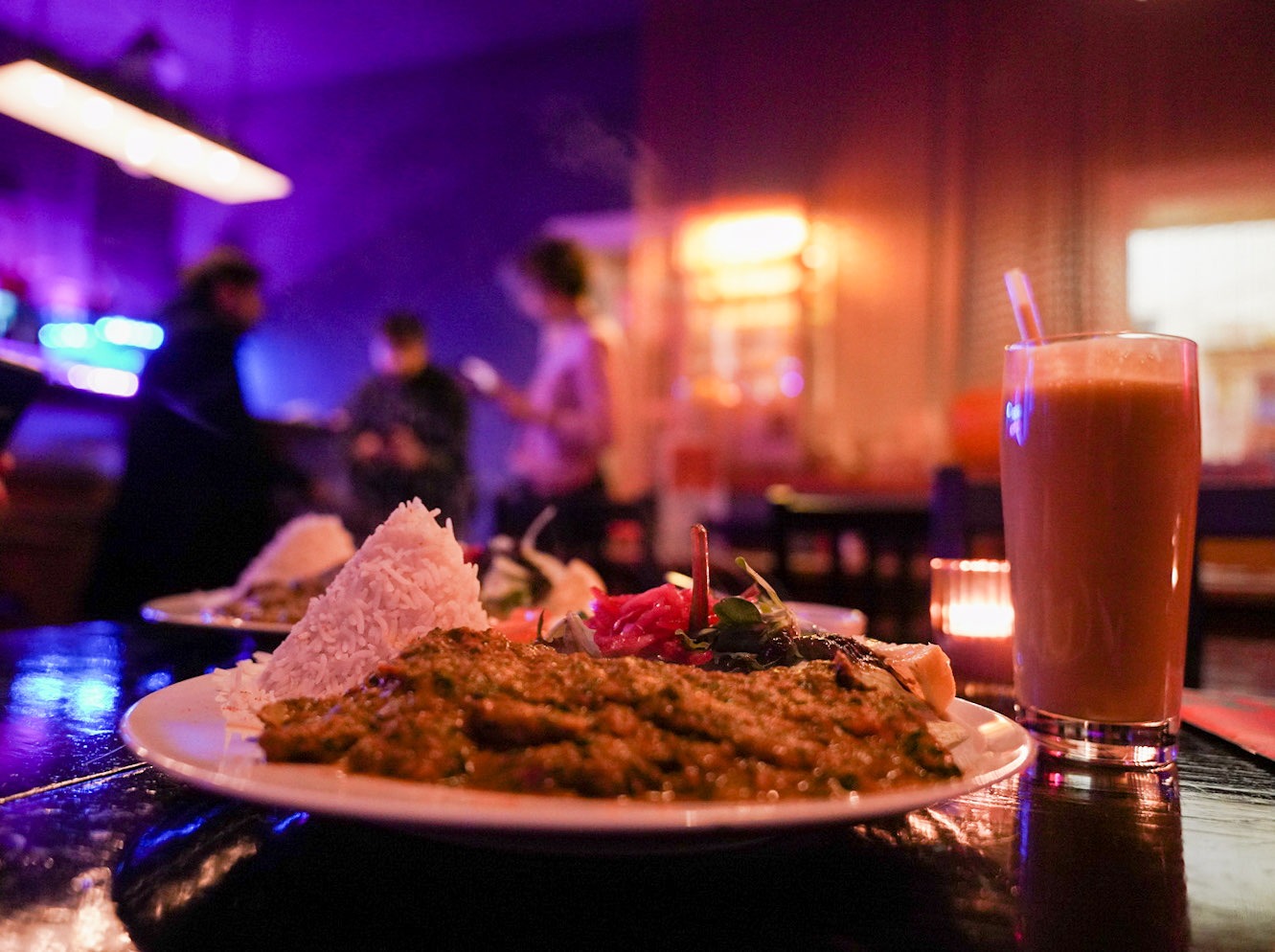 Café Tschüsch Future Food Neukölln indische Küche in Berlin