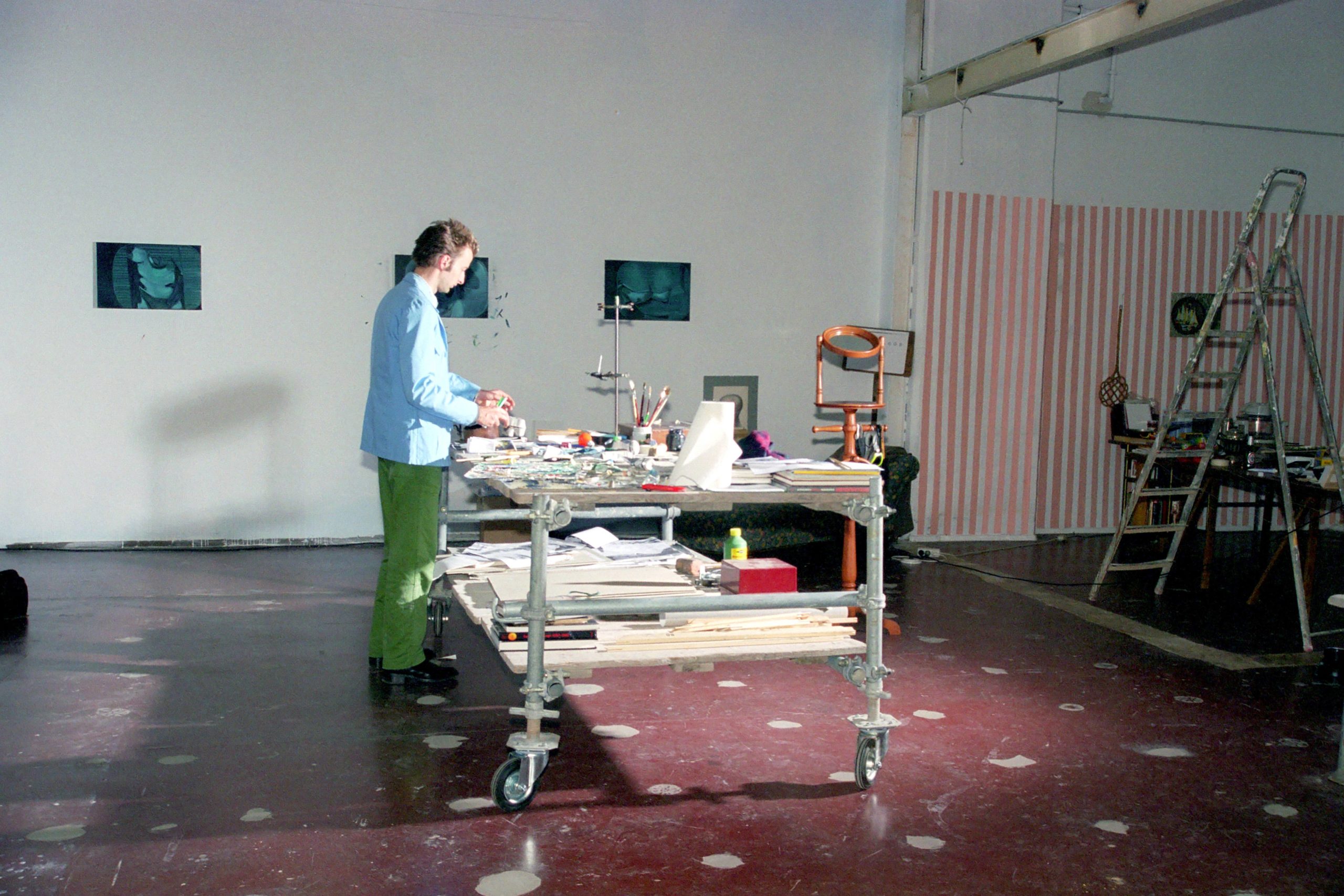 Berliner Ateliers - Maler Magnus von Plessen in seinem Atelier in Berlin, 2000. Foto: Imago/Kathrin Schubert