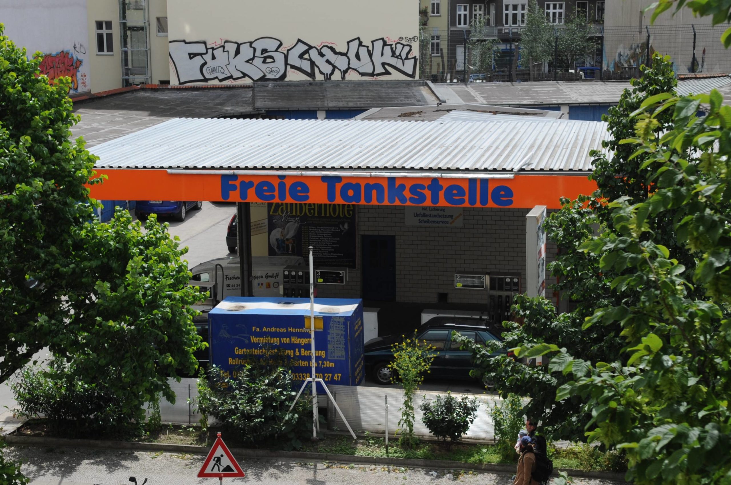 Die freie Tankstelle von Andreas Henning in der Stargarder Straße im Prenzlauer Berg war Berlins älteste Tankstelle. Foto: Imago/Kai Horstmann