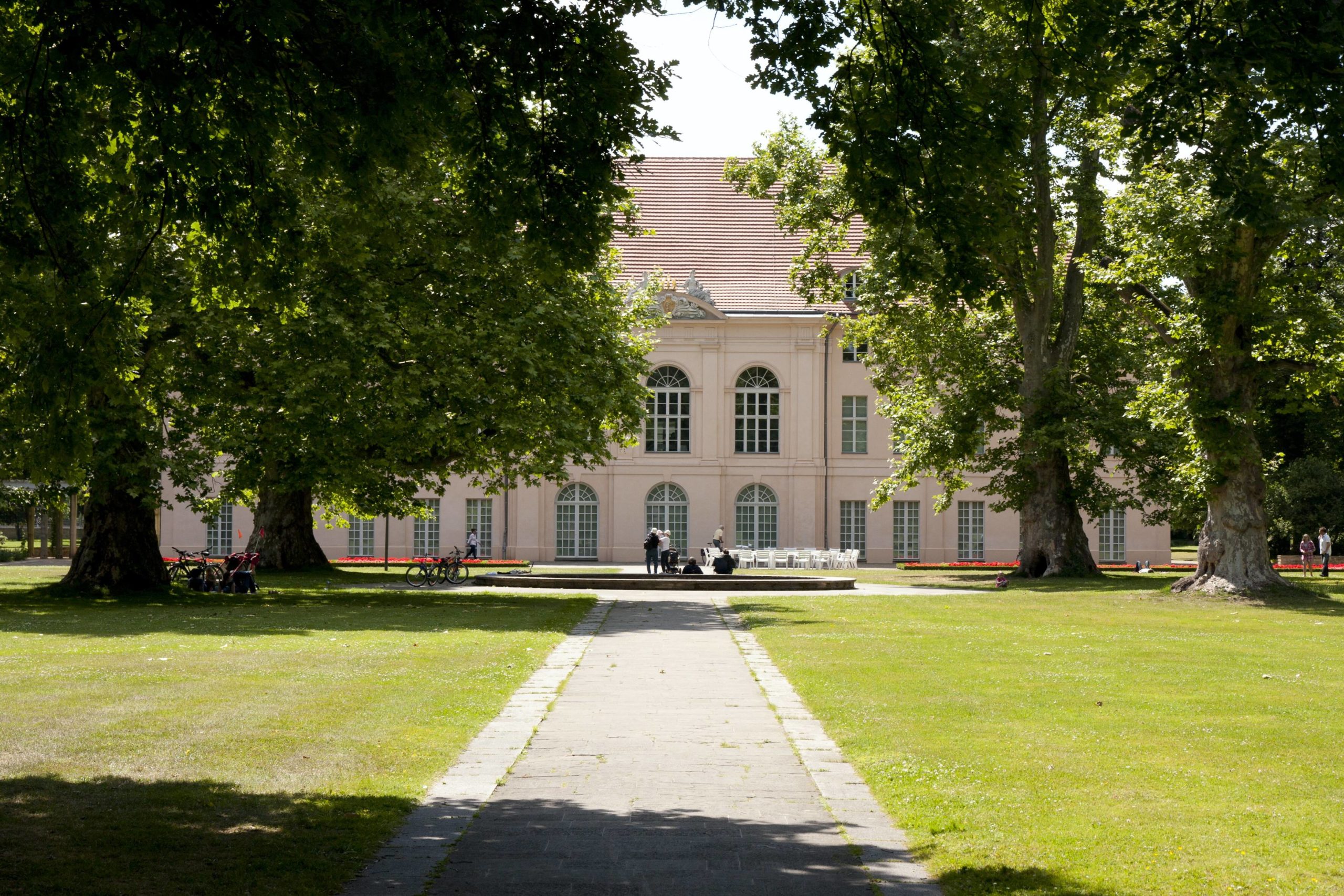 Parks in Berlin Der Schlosspark Pankow blickt auf eine mehr als 300-jährige Geschichte zurück.