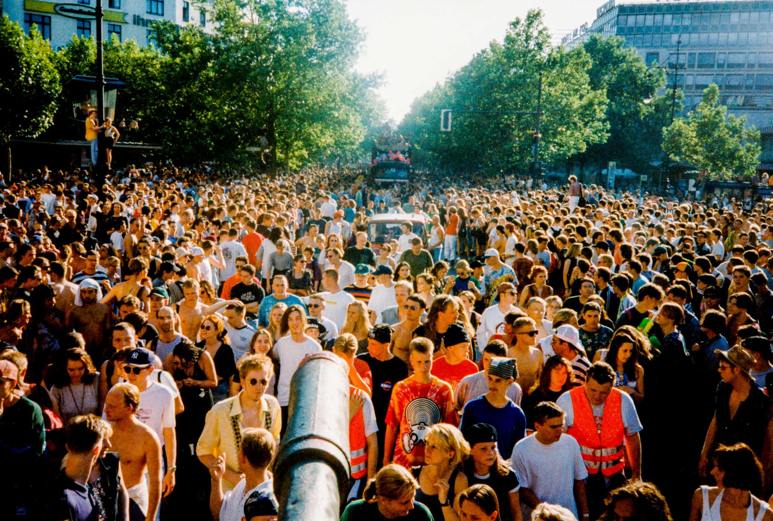 Tilman Brembs: Die Love Parade im Jahr 1993. 