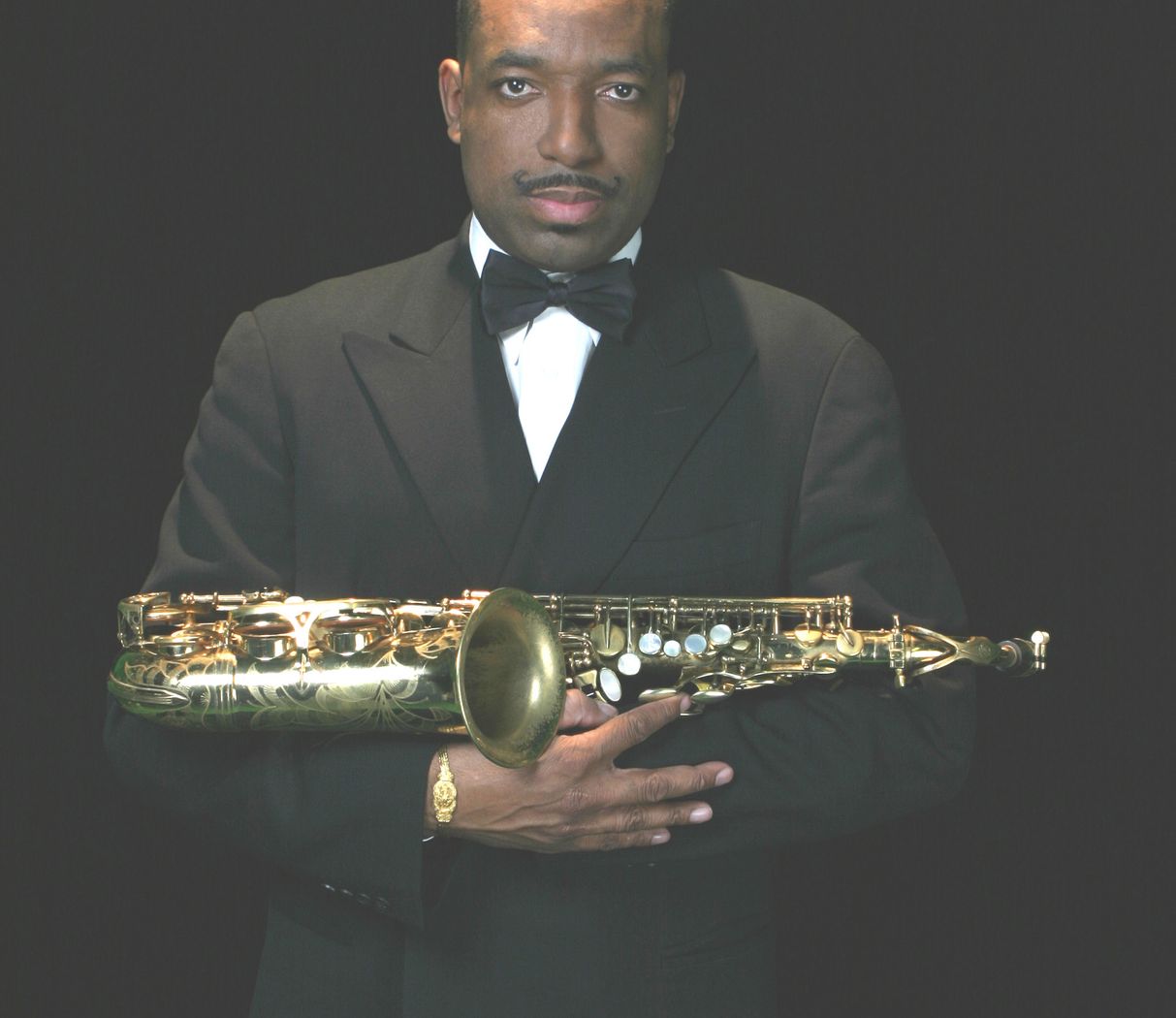 Der elegante Mann mit dem Saxophon – Donald Harrison kommt zur Wassermusik 2022. Foto: Promo