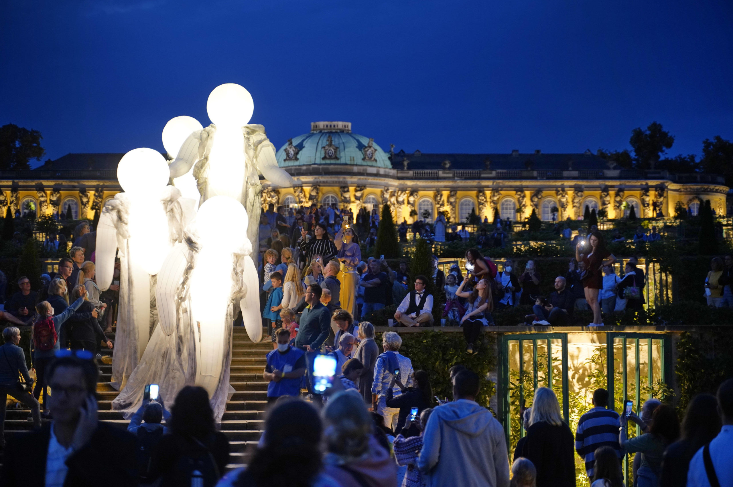 Veranstaltungen im August in Berlin 2021 folgte die Potsdamer Schlössernacht dem Motto "Les Rendez-Vous au Park Sanssouci". Das diesjährige Motto wurde noch nicht bekannt gegeben.