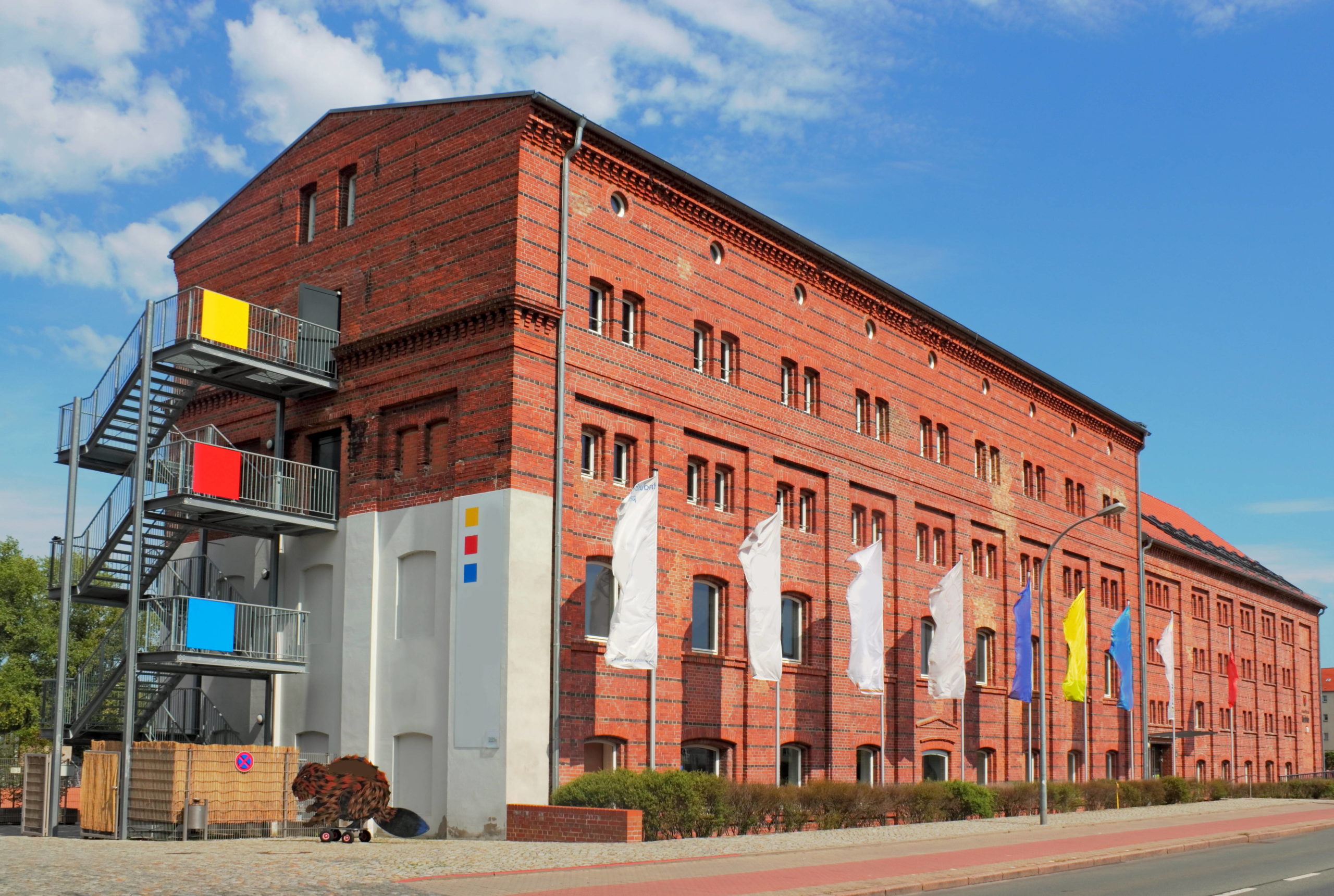 Industriegeschichte in Brandenburg 1801 konnte man Brillen erstmals fabrikmäßig herstellen. Das Optik Industrie Museum Rathenow schenkt Einblicke in die Entwicklung.