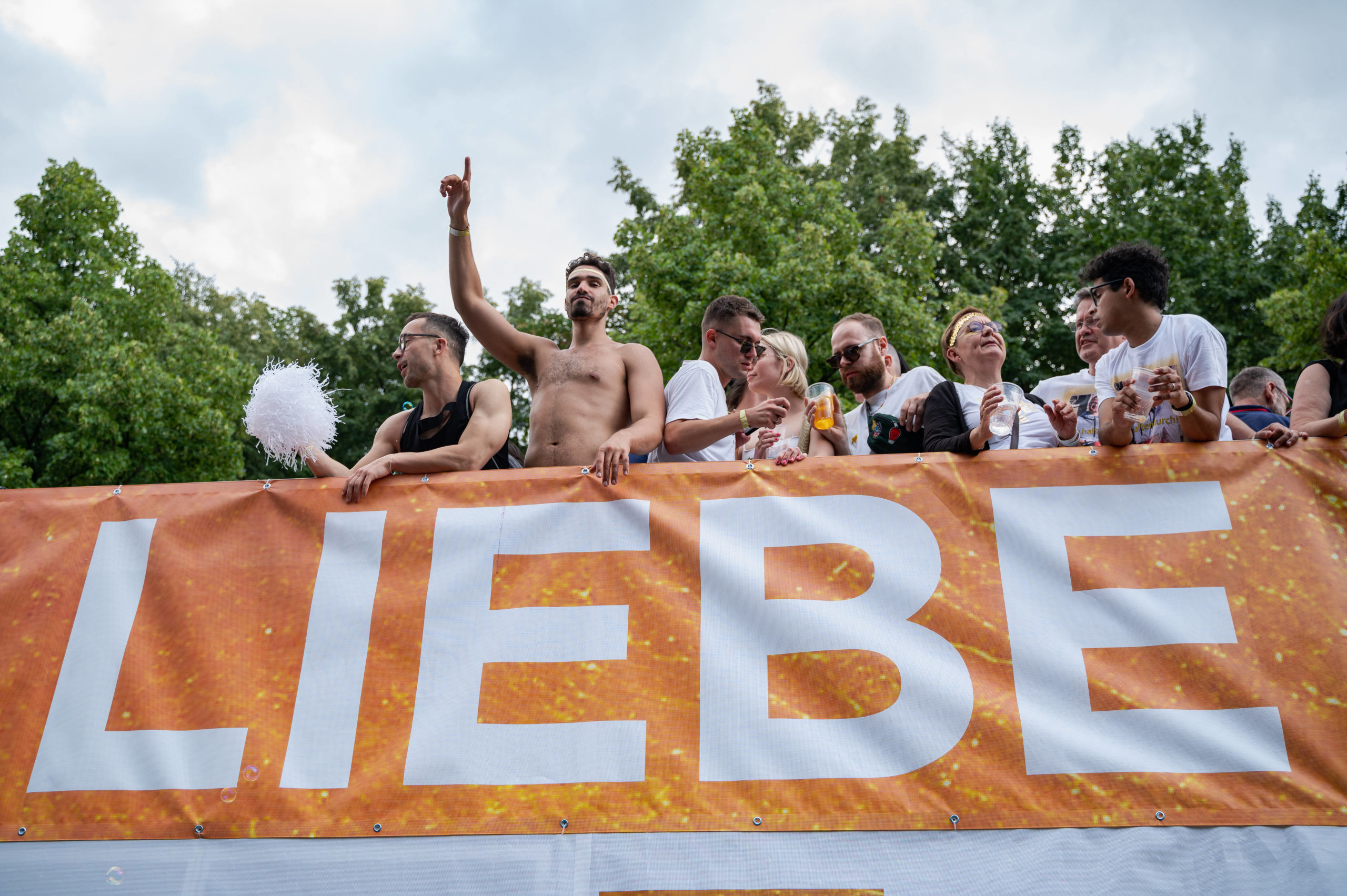 Veranstaltungen im August in Berlin Ein Zeichen setzen für die Menschlichkeit: können Berliner:innen am 27. August auf dem Zug der Liebe.