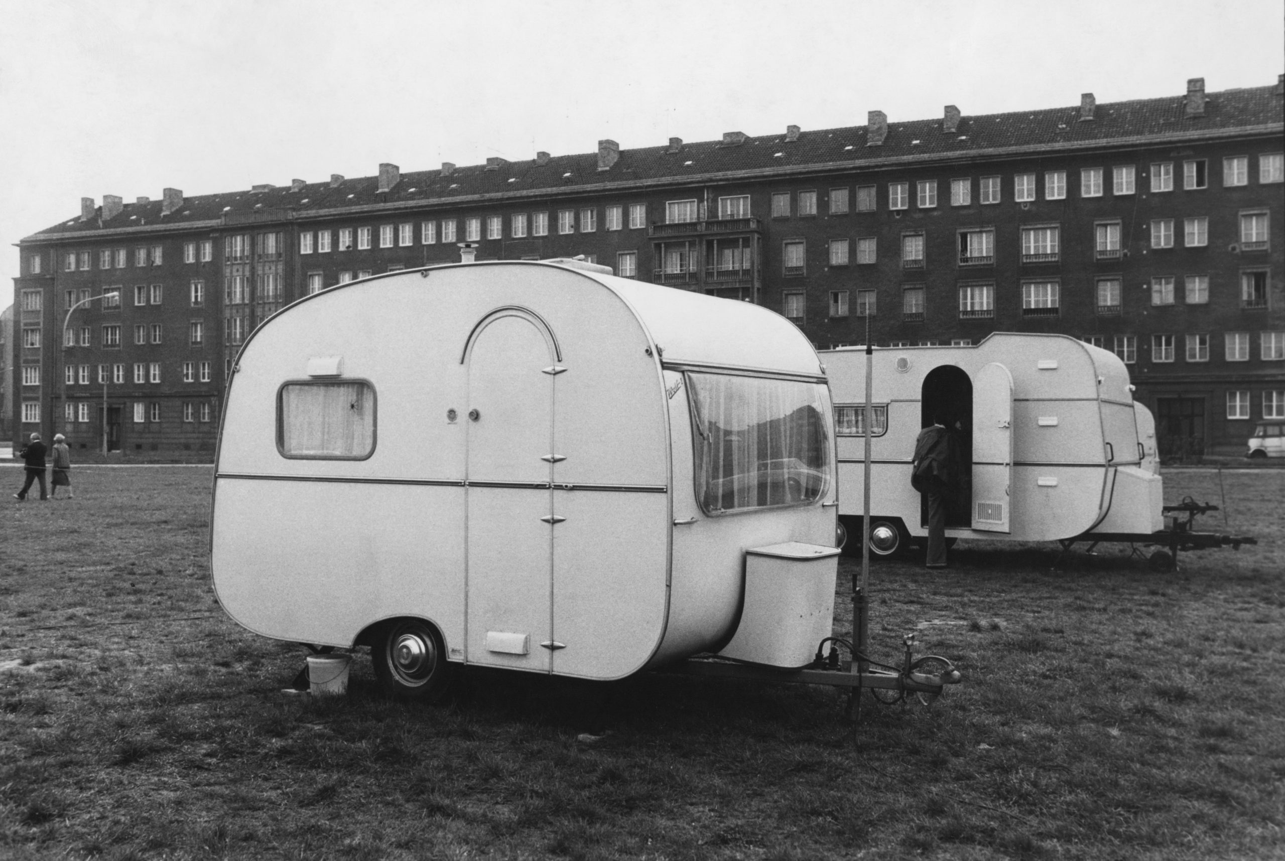 Sibylle Bergemann, Caravan-Ausstellung, Berlin 1980 © Estate Sibylle Bergemann/OSTKREUZ. Courtesy Loock Galerie, Berlin