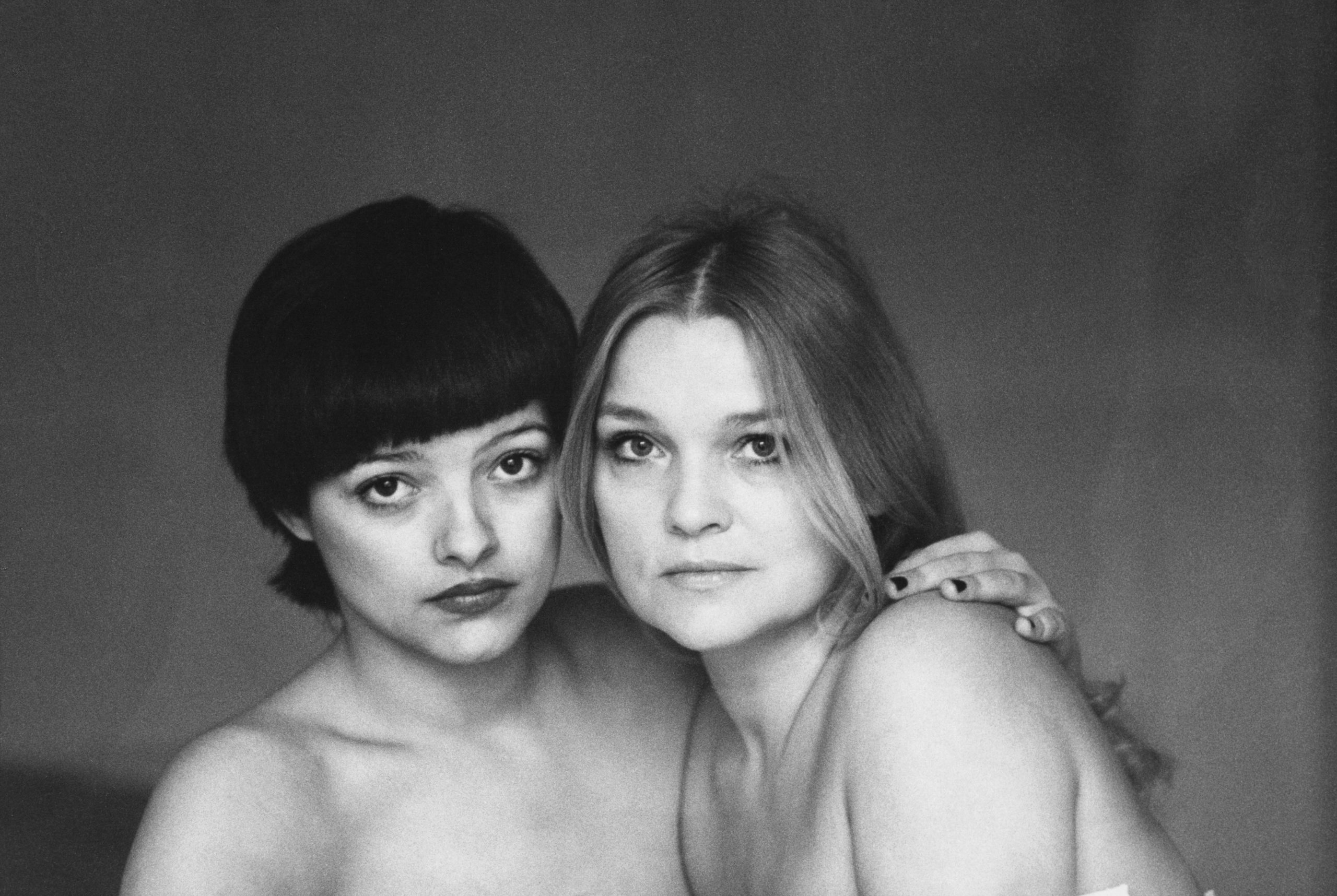 Sibylle Bergemann, Nina und Eva Maria Hagen, Berlin 1976 © Estate Sibylle Bergemann/OSTKREUZ. Courtesy Loock Galerie, Berlin