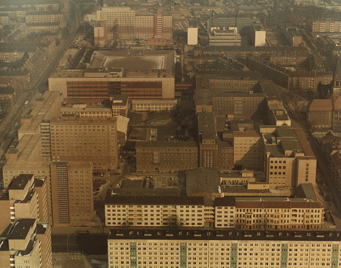 Blick auf das Gelände der Stasi-Zentrale, 1985. Foto: Bundesarchiv