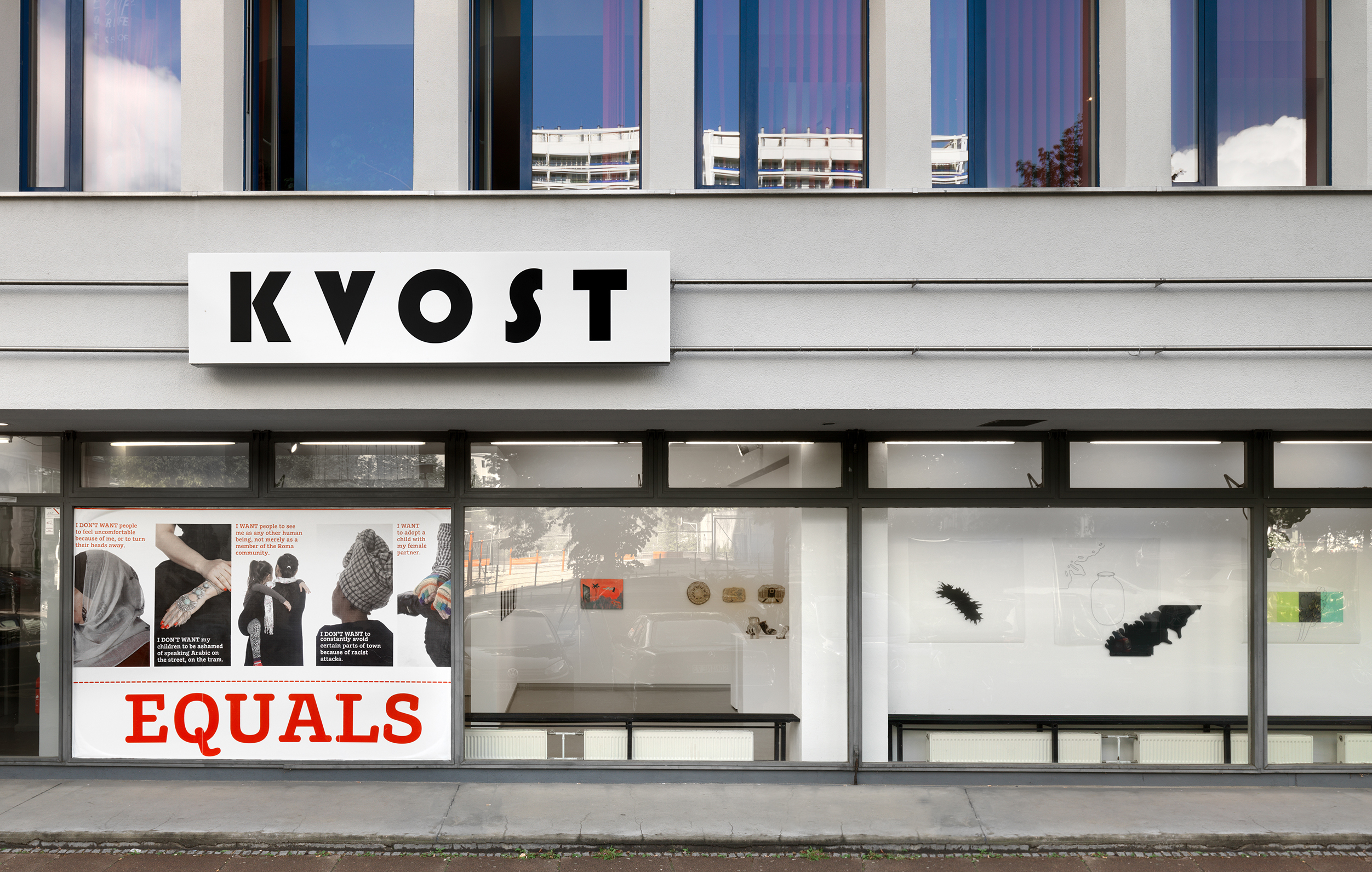 Einer der neueren Kunstvereine in Berlin: KVOST liegt nur einen Katzensprung entfernt zu anderen Kunstorten an der Leipziger Straße.