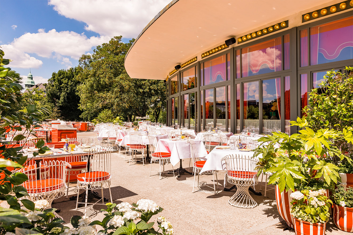 Gartenrestaurants in Berlin Im grünen Weinbergspark wird beim neuen Szene-Italiener Coccodrillo fein gegessen.