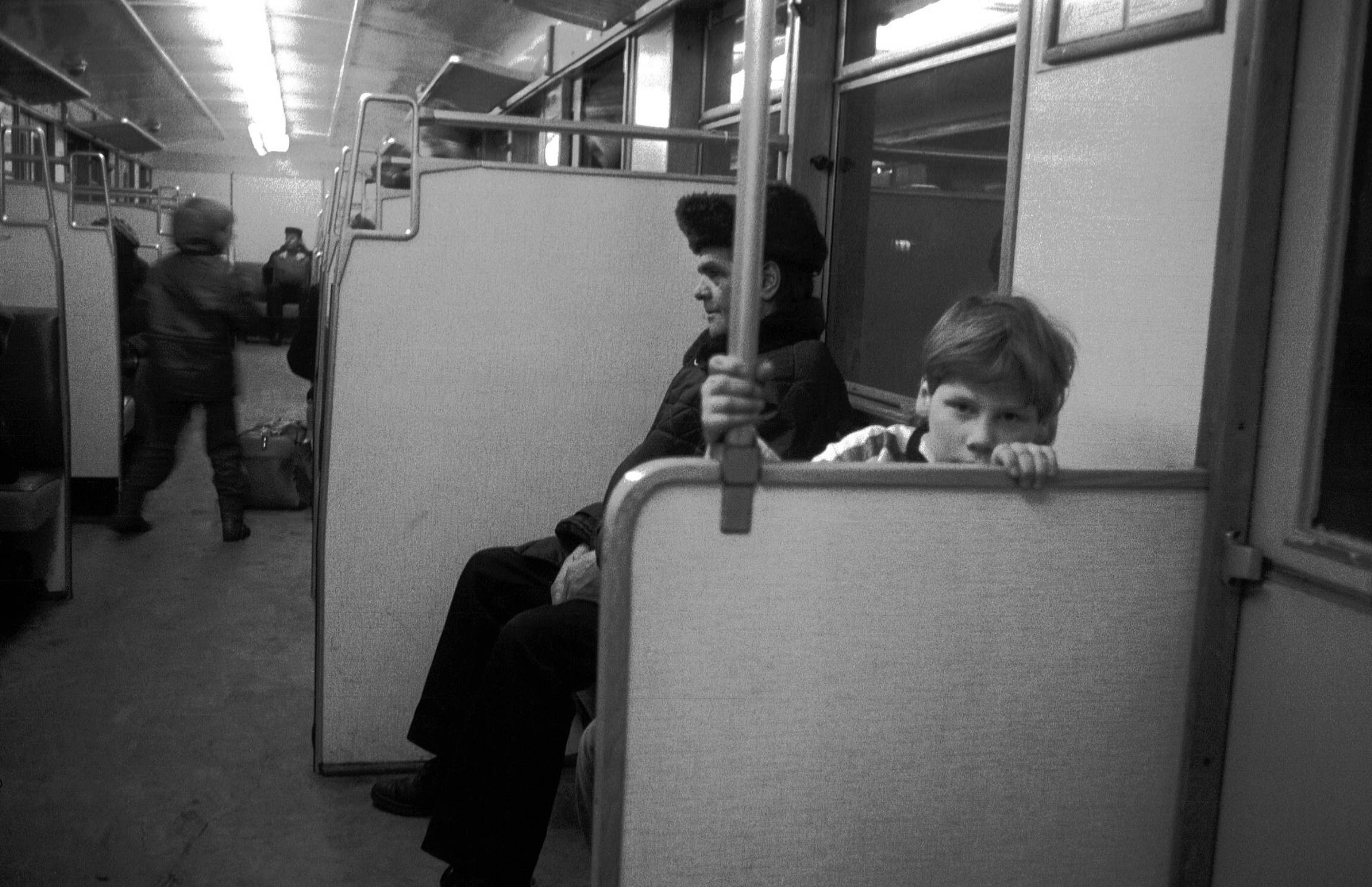 Unterwegs in der Berliner S-Bahn, Januar 1987. Foto: Imago/Christian Thiel