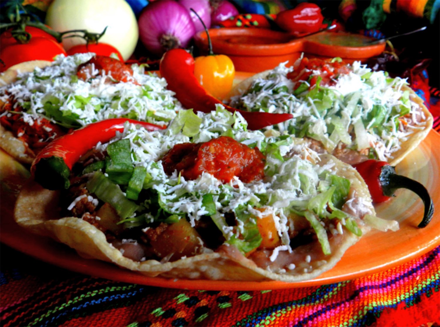 Restaurants und Imbisse im Wrangelkiez: Ta'Cabrón Taquería ist mexikanischer Imbiss und Kieztreffpunkt.
