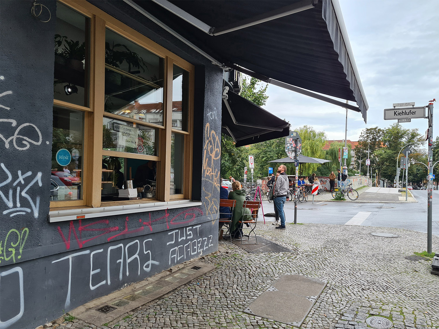 Neuköllner Uferterrasse für Kaffeegenuss: Das Nah am Wasser