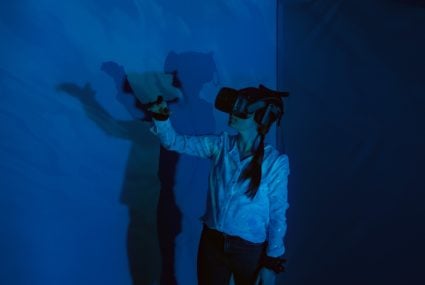 Die interaktive VR-Installation „Unit 2“ von der Dresdner the guts company lässt das Publikum in siebenminütigen Slots in verschiedene Szenarien immersiv eintauchen. Foto: Darya Hauryk