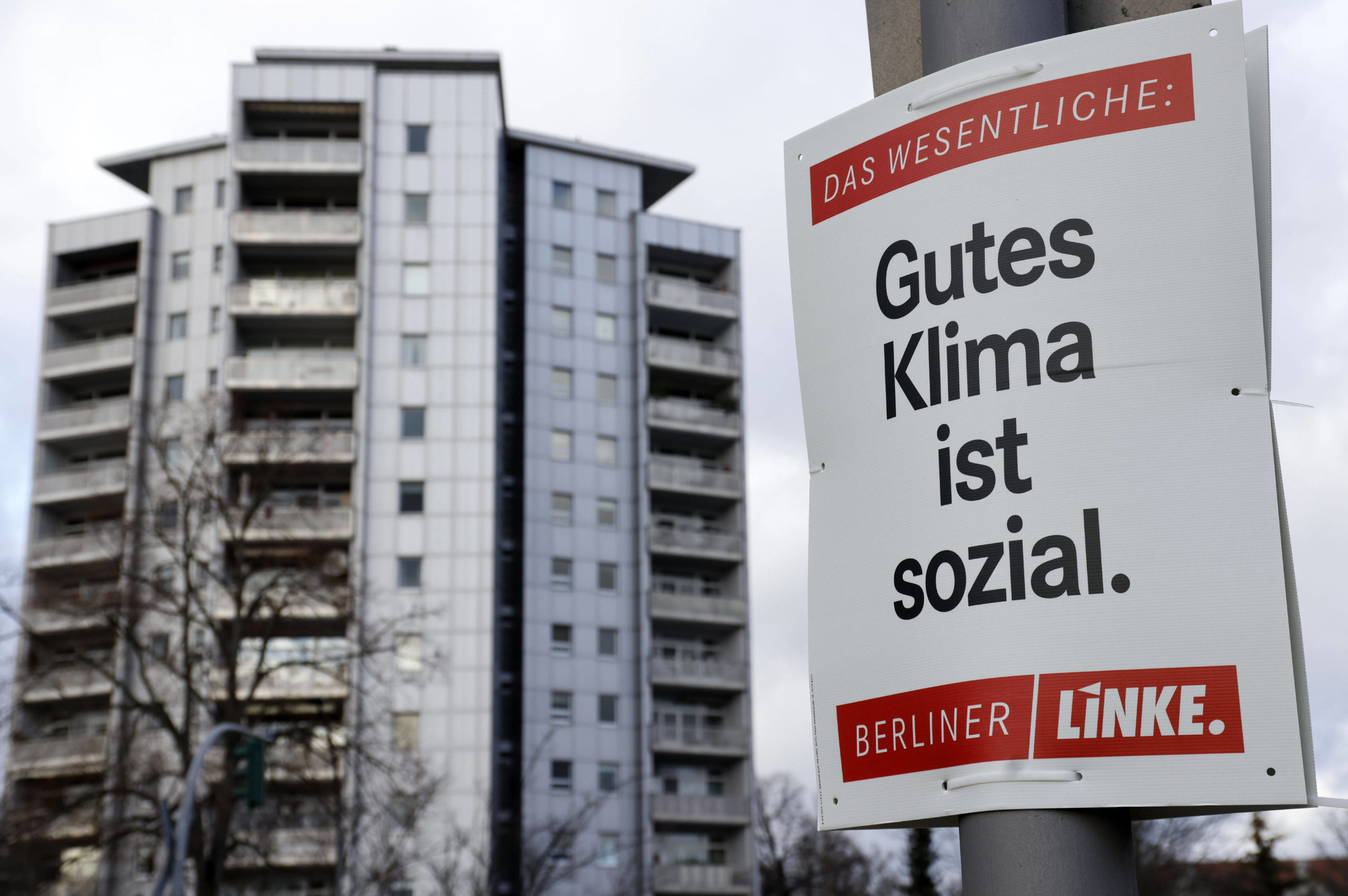 Wahlplakate in Berlin: Irgendwie sieht das alles nicht nach gutem Klima aus. Foto: Imago/S. Gabsch/Future Image