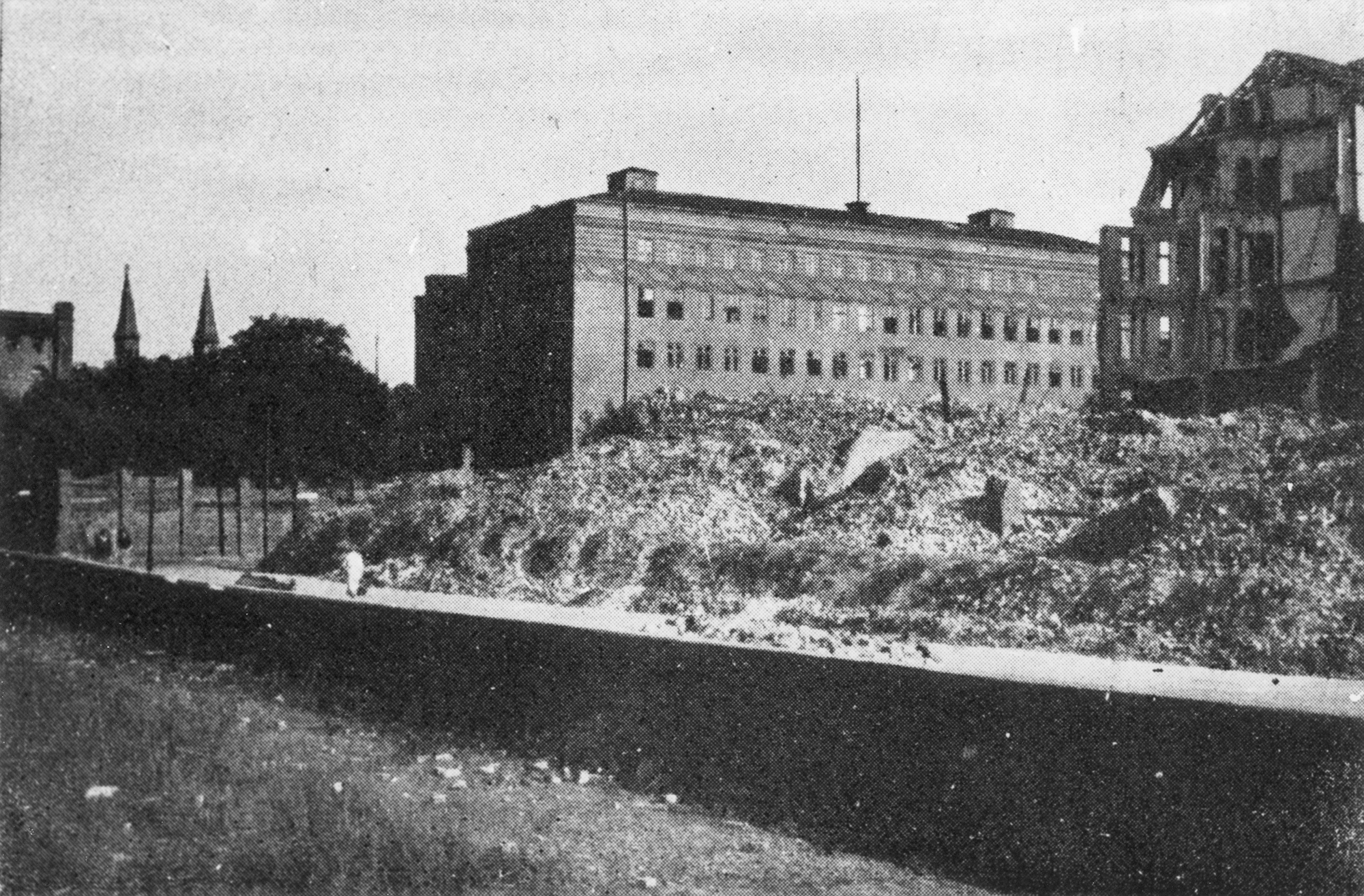 Seminargebäude und Türme des Bethaniens, 2. Weltkrieg. Foto: Stiftung Diakonissenhaus