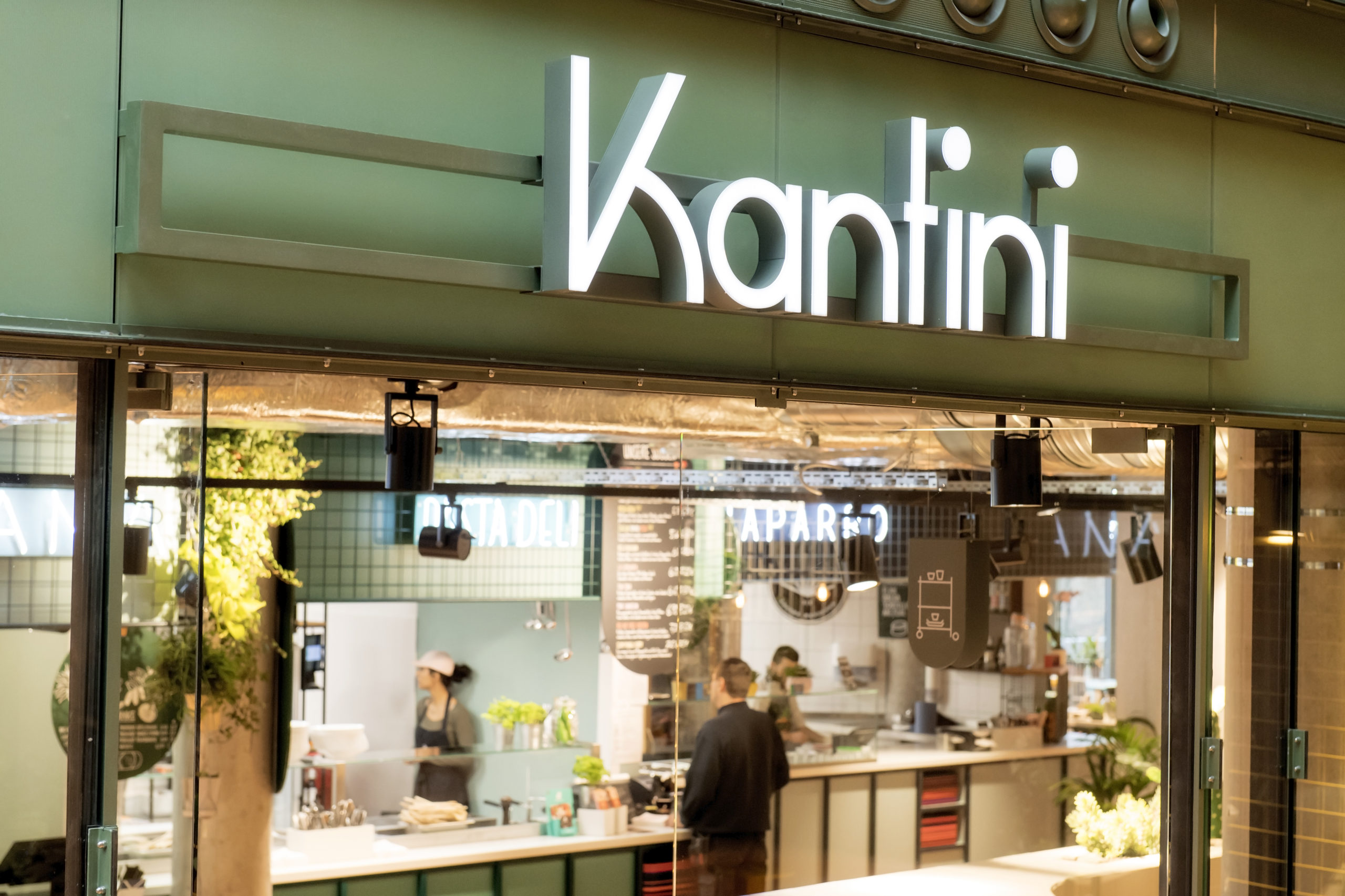 Der hauseigene Foodmarket Kantini befindet sich im Obergeschoss. Foto: Bikini Berlin