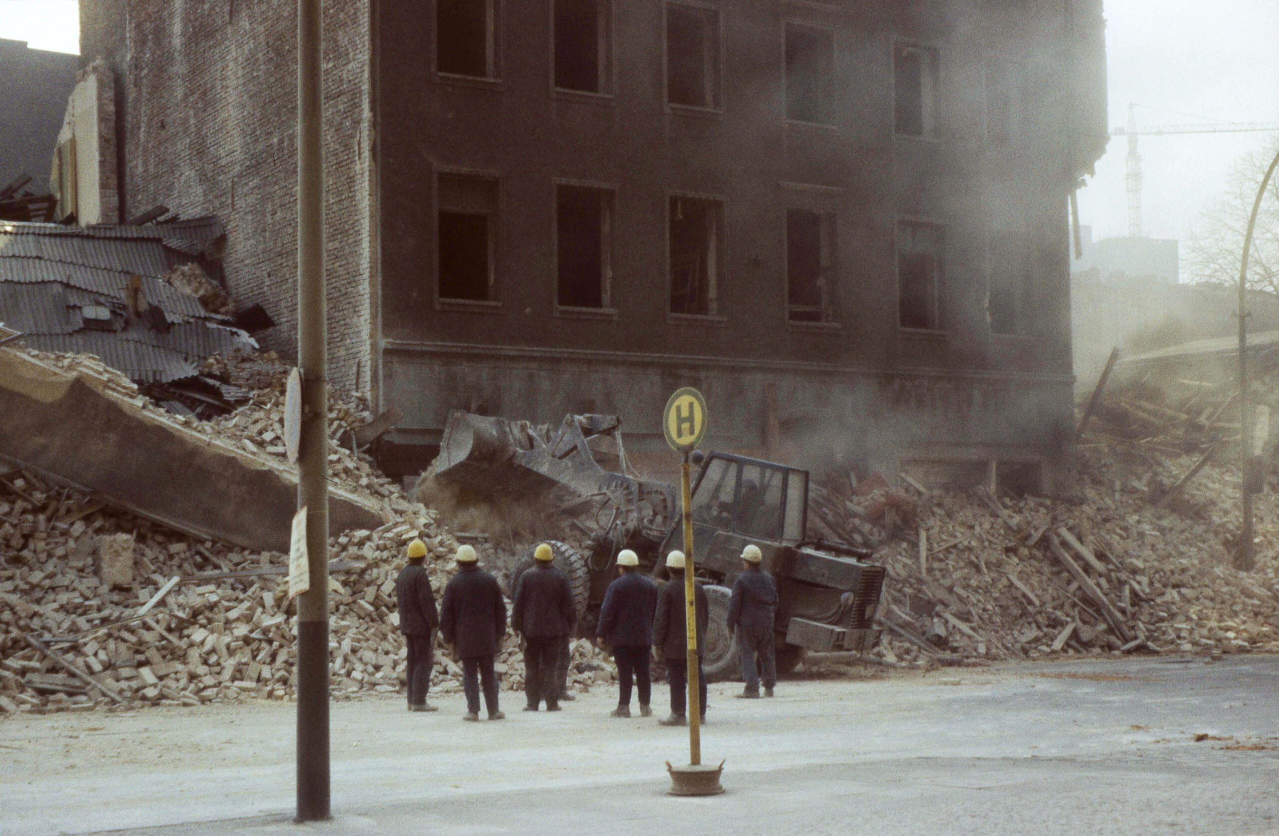 Abriss eines Wohnhauses in der Invalidenstraße in Berlin-Mitte. Foto: Imago/Snapshot Photography/K. Krause