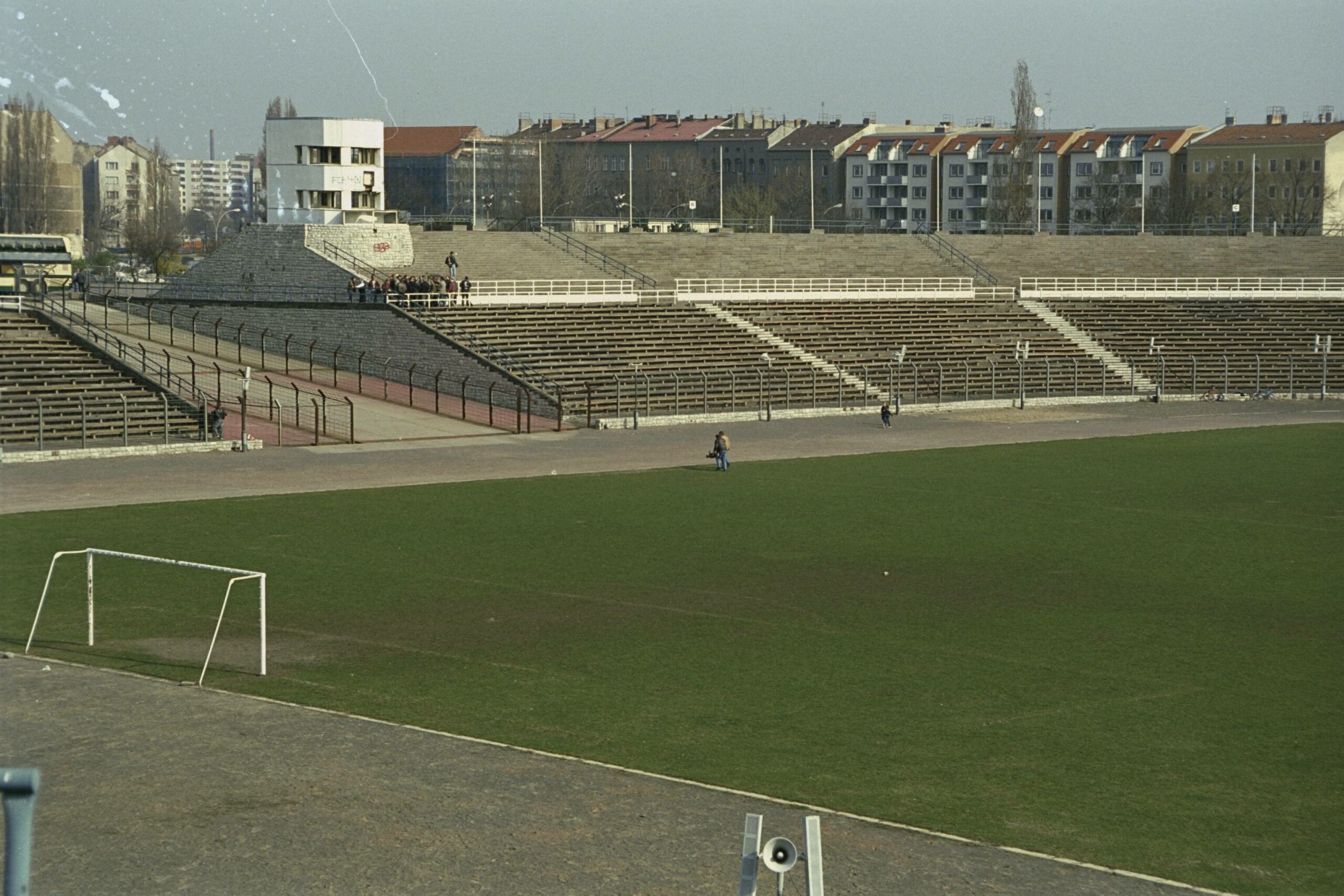 Das leere Stadion der Weltjugend, Oktober 1993. Foto: Imago/Kohlmeyer 