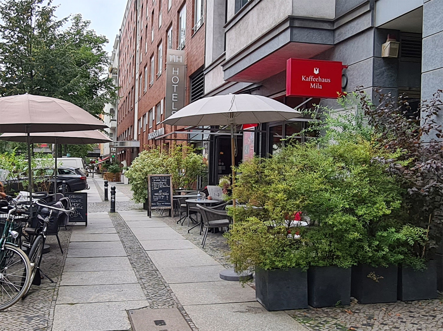 Frühstück in Charlottenburg ist im Kaffeehaus Mila auch einfach gemütlicher Kaffeekult.