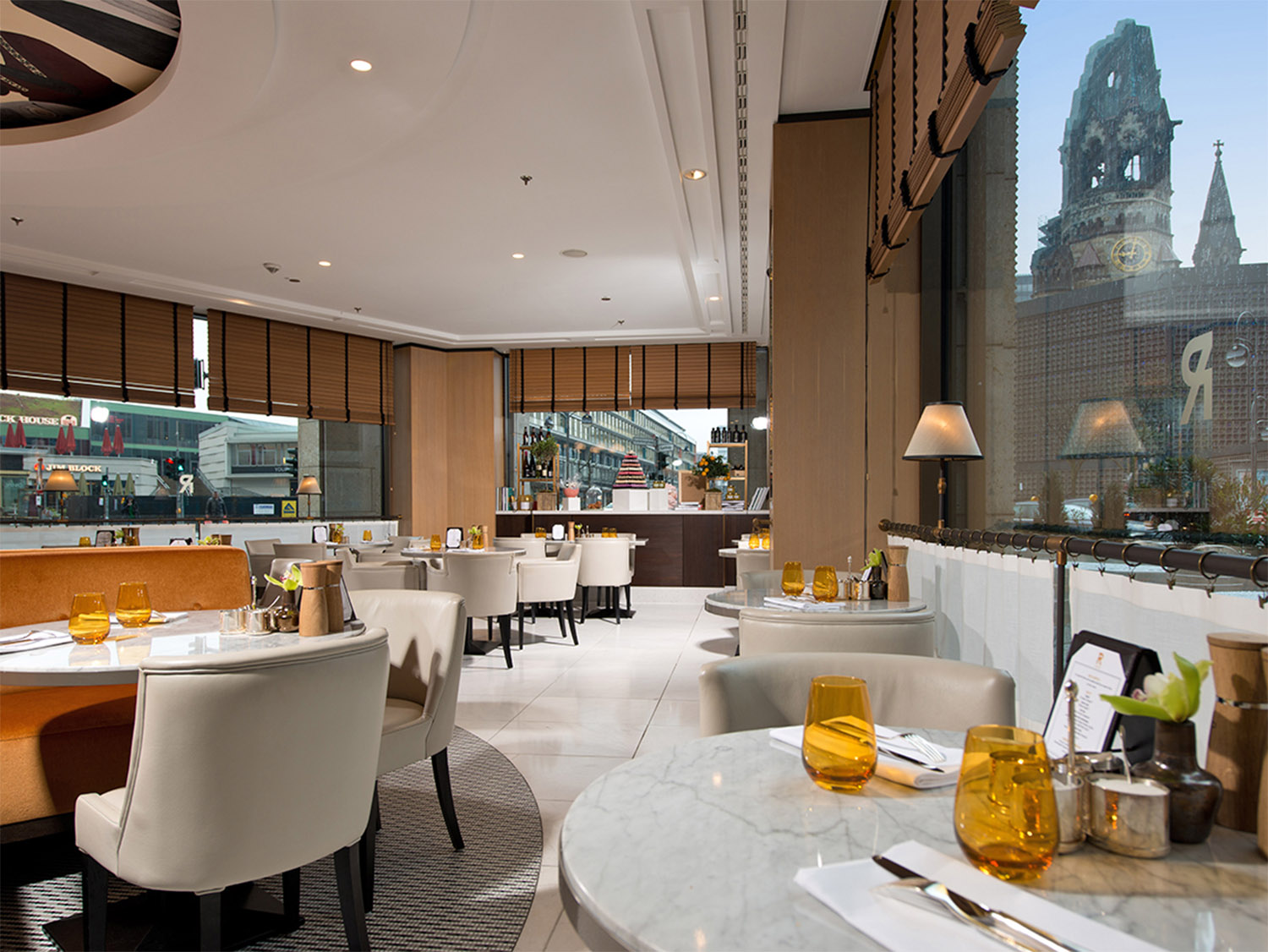 Das Roca im Waldorf Astoria lädt am Wochende zum internationalen Brunch an den Kurfürstendamm.