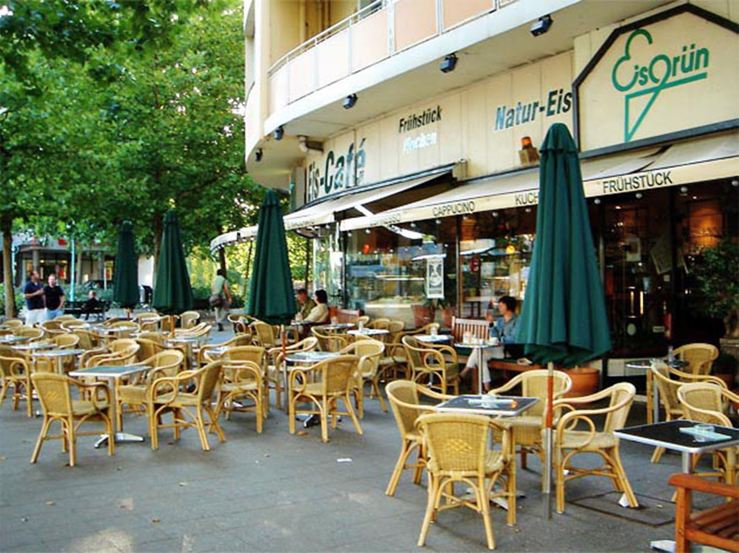Das Eiscafé Eisgrün ist die beste Eisdiele in Halensee.