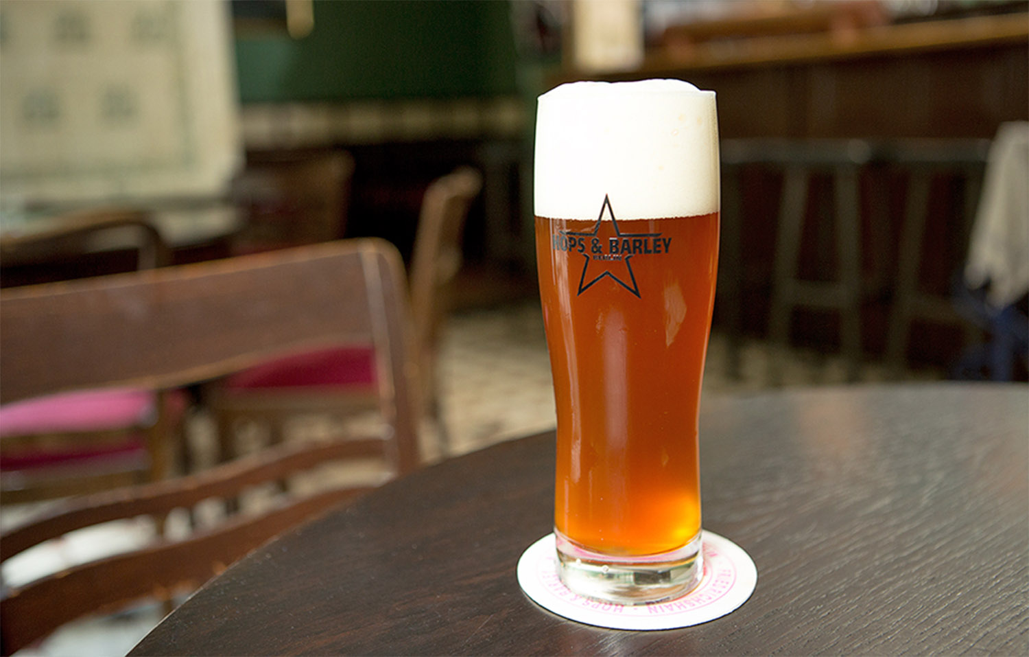 Hops & Barley ist eine gute Bar in Friedrichshain mit selbstgebrautem Bier. Foto: Marco Baass