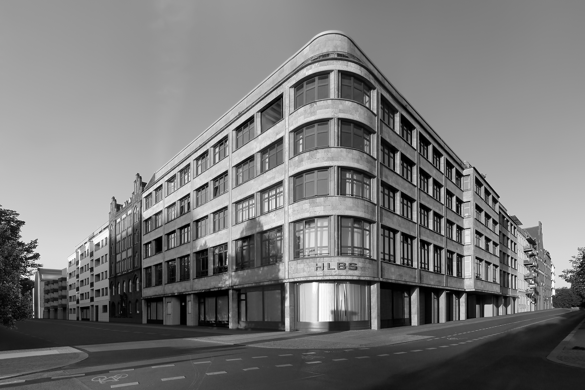 Bauhaus in Berlin Haus des Deutschen Verkehrsbunds, Mitte, 1927-30, Architekten: Max Taut und Bruno Taut. Foto: Jean Molitor