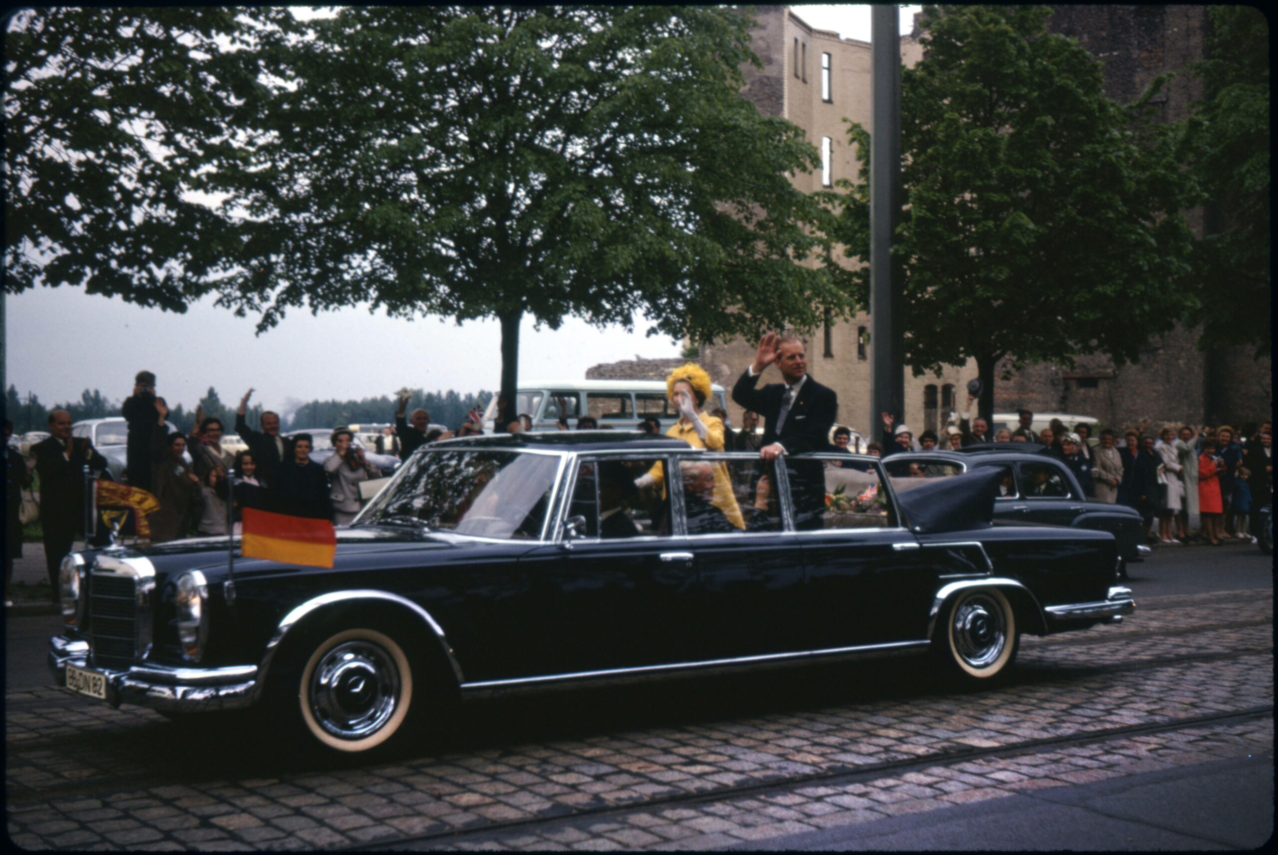 Staatsbesuch in Berlin: Die Queen besucht Deutschland und macht am 27. Mai 1965 in West-Berlin halt. Foto: Imago/Serienlicht