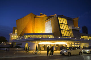 Der Kammermusiksaal der Philharmonie am Abend. Foto: Imago/ Schöning