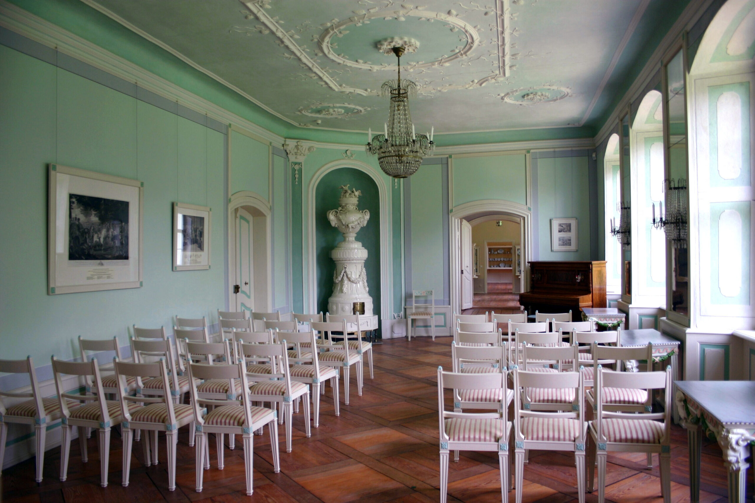 Trauungen im feudalen Gartensaal des Schlosses Wolfshagen bleiben in Erinnerung.