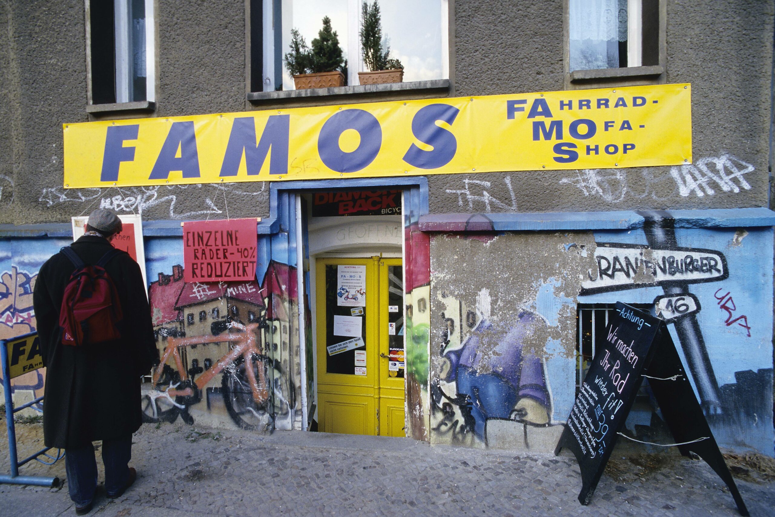 Fahrradhändler "Famos" in der Oranienburger Straße in Mitte. Foto: Imago/Imagebroker 