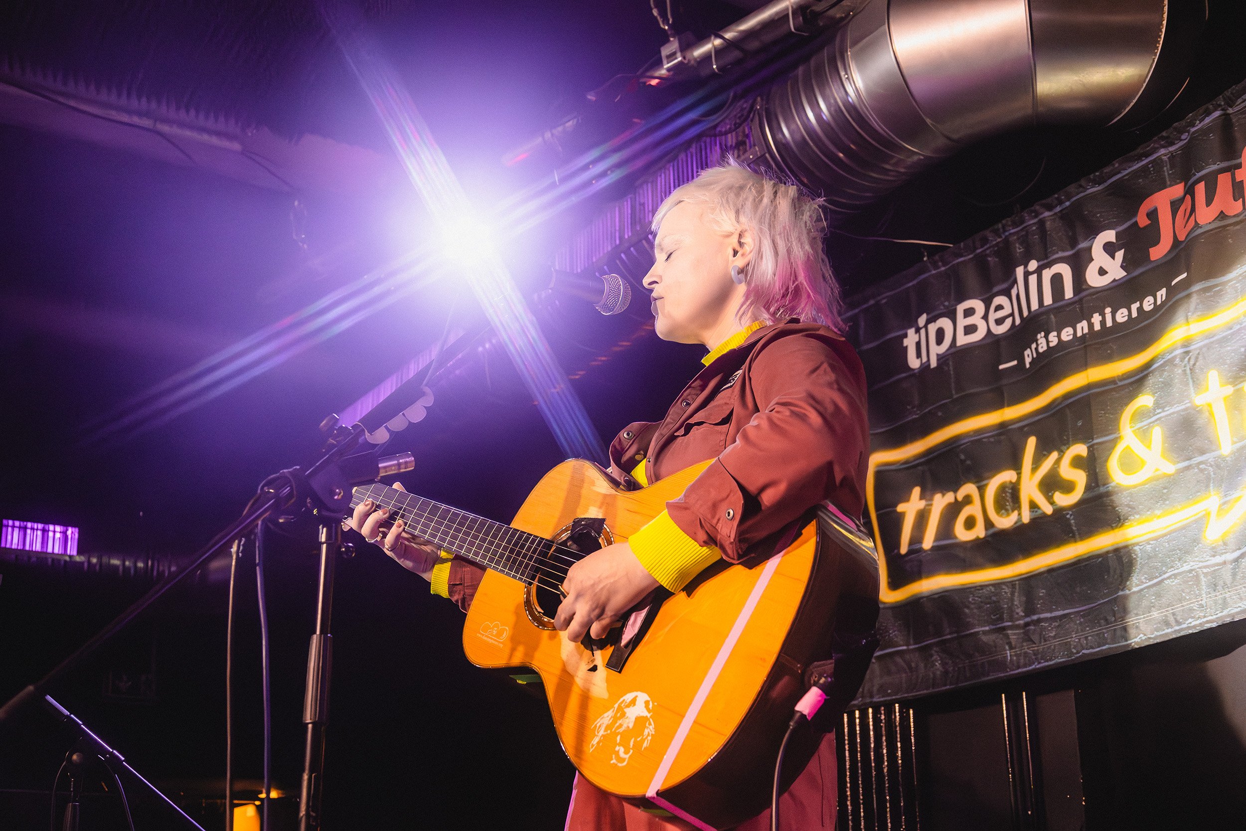 Wallis Bird bei tracks & talk im FluxBau, 13. Februar 2024. Foto: Jana Vollmer