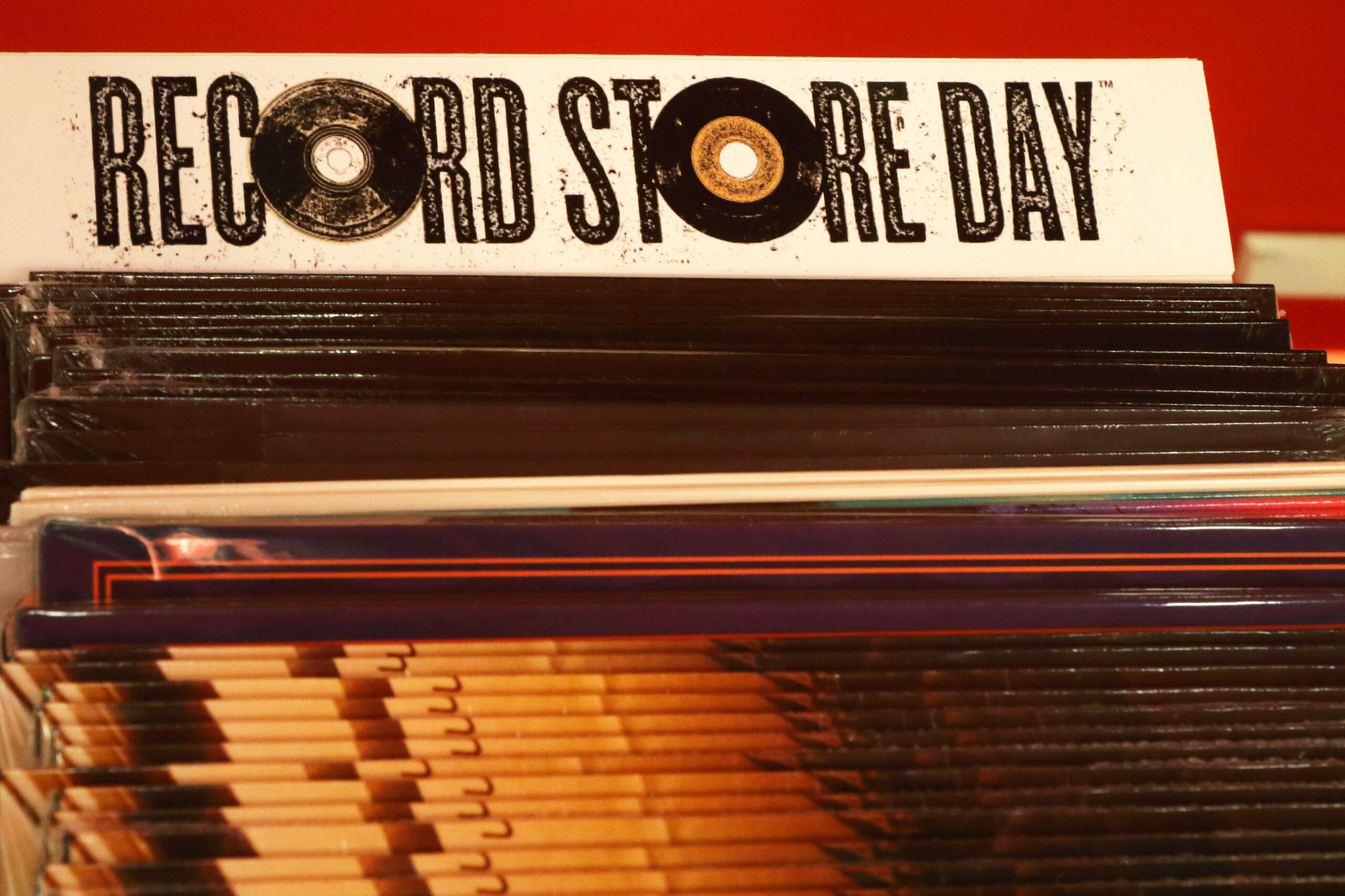 Am Record Store Day gibt es exklusive Platten und Instore-Gigs. Foto: Imago/Müller-Stauffenberg